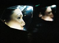 Hoshi und Malcolm auf Entdeckungsmission.