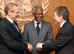 Kofi Annan trifft Yasser Abed Rabbo und Yossi Beilin